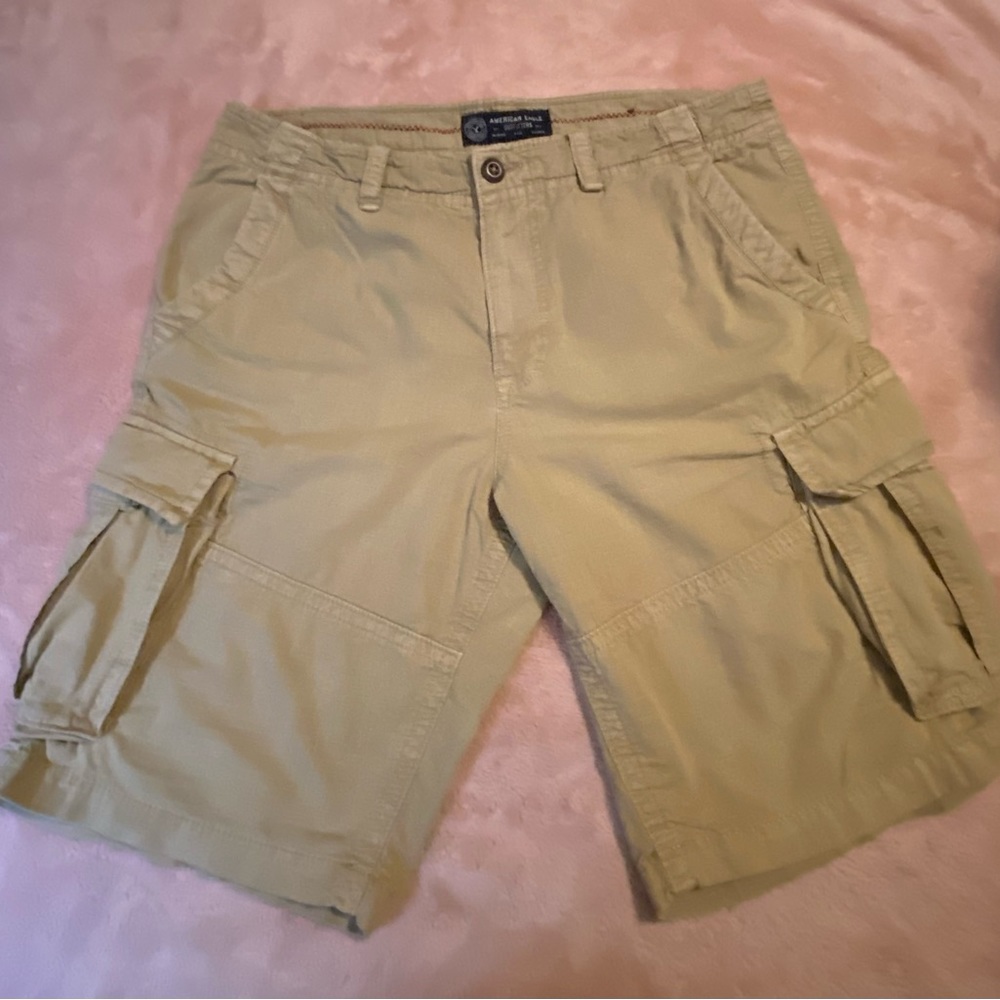 American Eagle Cargo Shorts sz36. Like New